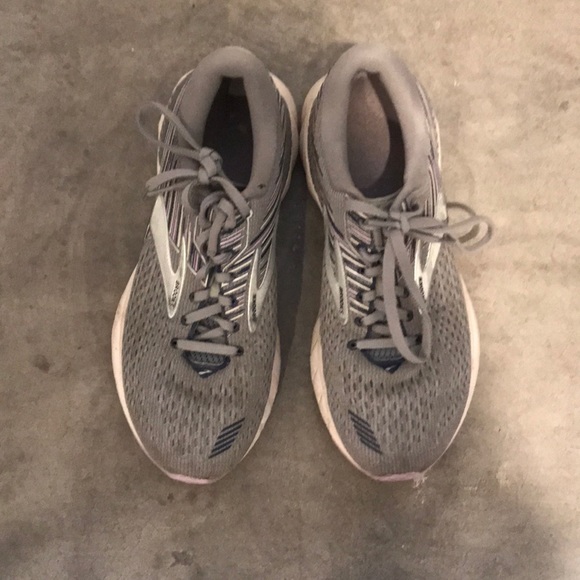brooks adrenaline gts 19 size 7